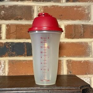 Vintage Tupperware Quick Shake 16oz 500ml Red Lid Measuring Mixer